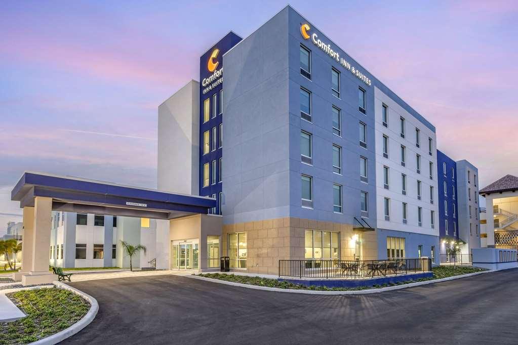 Comfort Inn & Suites New Port Richey Downtown District Bagian luar foto